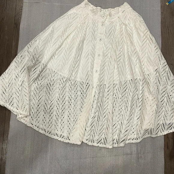 ❤️Host Picks❤️[XS]Guess NAJM Skirt with perforations - Picture 7 of 14
